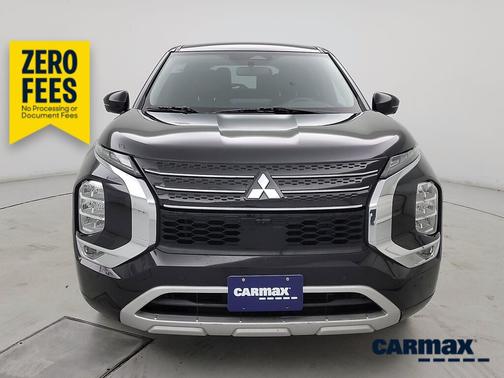 Black 2024 Mitsubishi Outlander SE