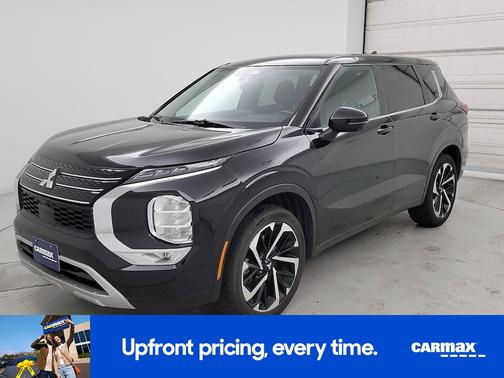 Black 2024 Mitsubishi Outlander SE