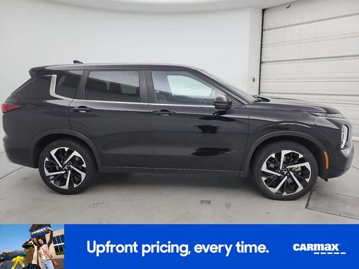 Black 2024 Mitsubishi Outlander SE