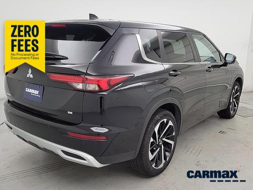 Black 2024 Mitsubishi Outlander SE