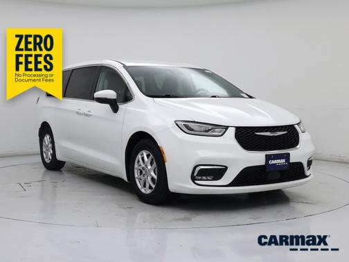 White 2023 Chrysler Pacifica Touring L