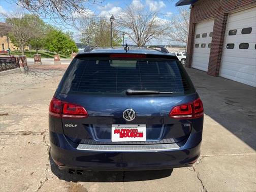 2016 Volkswagen Golf SportWagen TSI S 4-Door