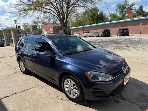 2016 Volkswagen Golf SportWagen TSI S 4-Door