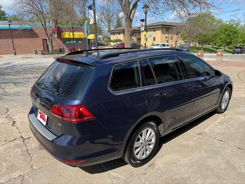 2016 Volkswagen Golf SportWagen TSI S 4-Door