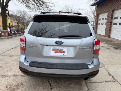 2016 Subaru Forester 2.5i Touring