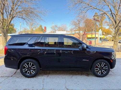 2022 GMC Yukon 4WD AT4