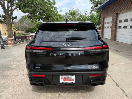 Mineral Black 2024 INFINITI QX60 Luxe