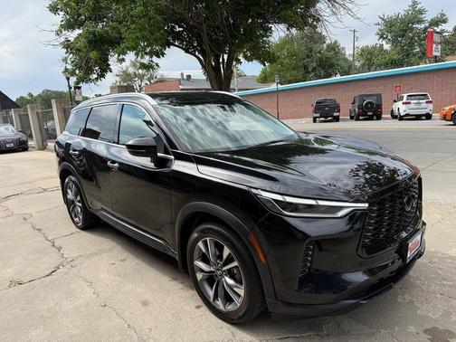 Mineral Black 2024 INFINITI QX60 Luxe
