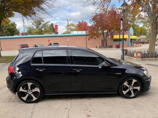 2015 Volkswagen Golf GTI 2.0T SE 4-Door