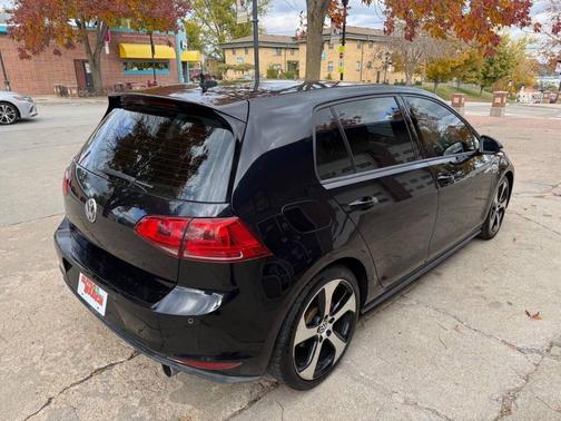 2015 Volkswagen Golf GTI 2.0T SE 4-Door