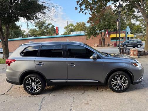 2018 Mitsubishi Outlander SE