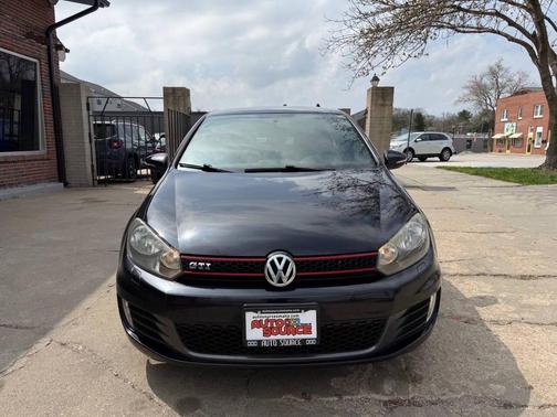 Deep Black Pearl Metallic 2013 Volkswagen GTI 4-Door
