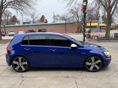 2016 Volkswagen Golf R 2.0T DSG