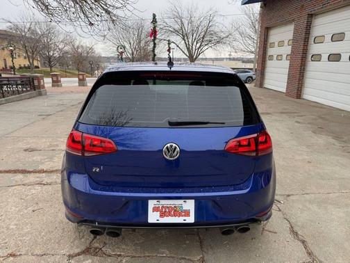 2016 Volkswagen Golf R 2.0T DSG