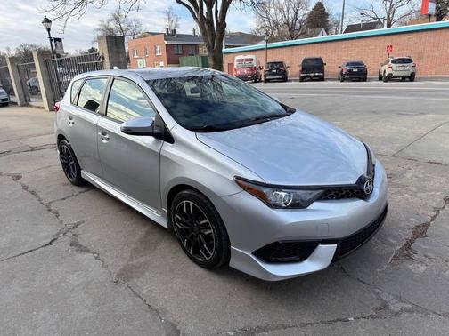 2016 Scion iM Base 4dr Hatchback CVT