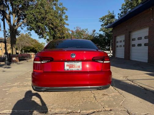 2022 Volkswagen Passat 2.0T Limited Edition