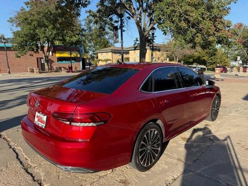 2022 Volkswagen Passat 2.0T Limited Edition