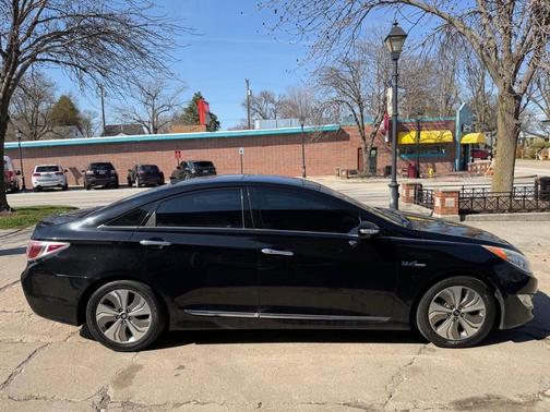 Eclipse Black 2014 Hyundai SONATA Hybrid Limited