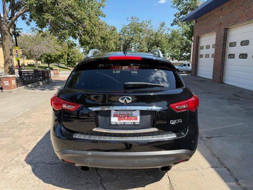 2014 INFINITI QX70 Base