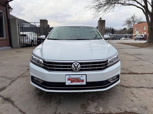 2016 Volkswagen Passat 1.8T SE
