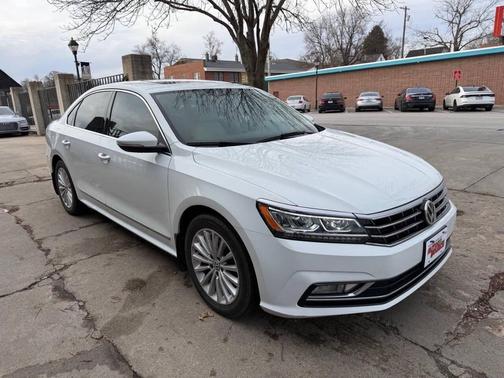 2016 Volkswagen Passat 1.8T SE