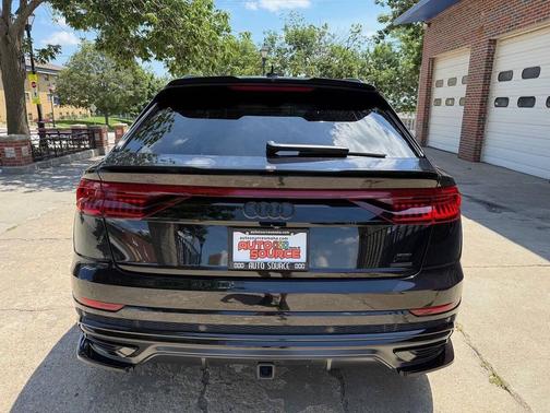 Orca Black Metallic 2019 Audi Q8 3.0T Prestige