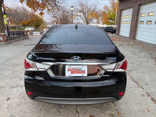 2014 Hyundai SONATA Hybrid Limited