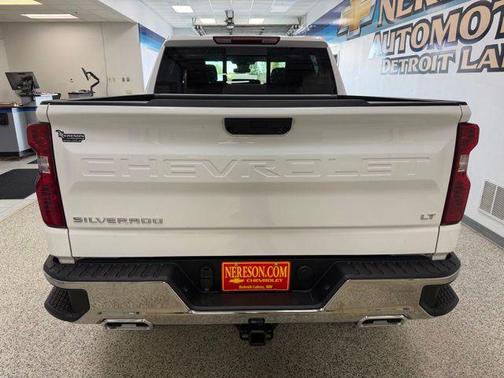 Summit White 2026 Chevrolet Silverado 1500 LT