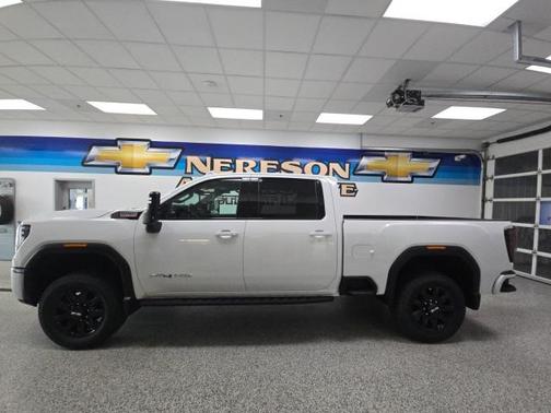 2024 GMC Sierra 2500 AT4