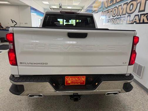 Summit White 2026 Chevrolet Silverado 1500 LT