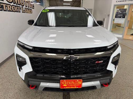 Polar White Tricoat 2026 Chevrolet Traverse AWD Z71