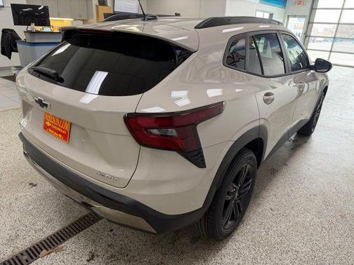 White Sands 2026 Chevrolet Trax FWD ACTIV