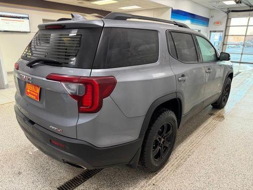 2022 GMC Acadia AWD AT4