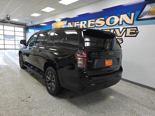 2023 Chevrolet Suburban 4WD Z71