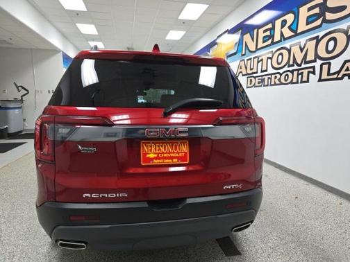 2023 GMC Acadia AWD AT4