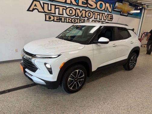 Summit White 2025 Chevrolet Trailblazer LT