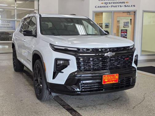 Polar White Tricoat 2026 Chevrolet Traverse RS