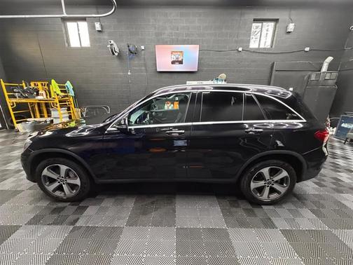 2018 Mercedes-Benz GLC 300 Base 4MATIC