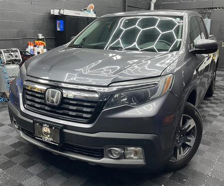 Gray 2018 Honda Ridgeline RTL-E