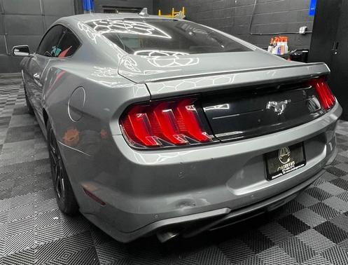 2020 Ford Mustang EcoBoost