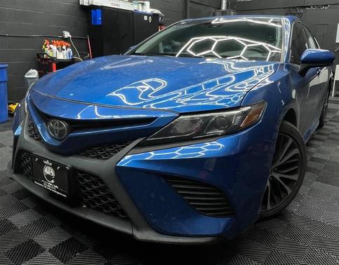 2020 Toyota Camry SE