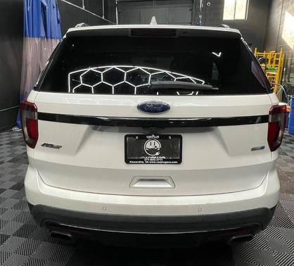 White 2017 Ford Explorer sport