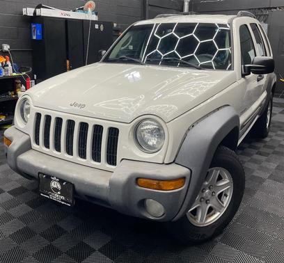 White 2004 Jeep Liberty Sport