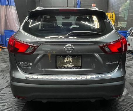 Gun Metallic 2017 Nissan Rogue Sport SL