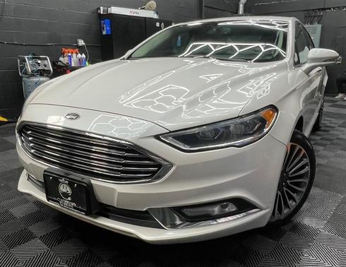 White 2017 Ford Fusion SE