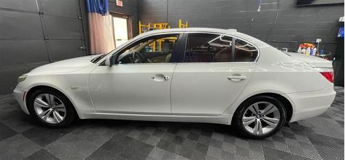 White 2010 BMW 528 i