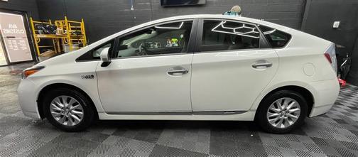 White 2012 Toyota Prius Plug-in