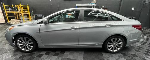 2011 Hyundai SONATA SE