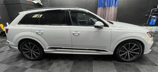Glacier White Metallic 2020 Audi Q7 55 Prestige