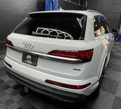 Glacier White Metallic 2020 Audi Q7 55 Prestige